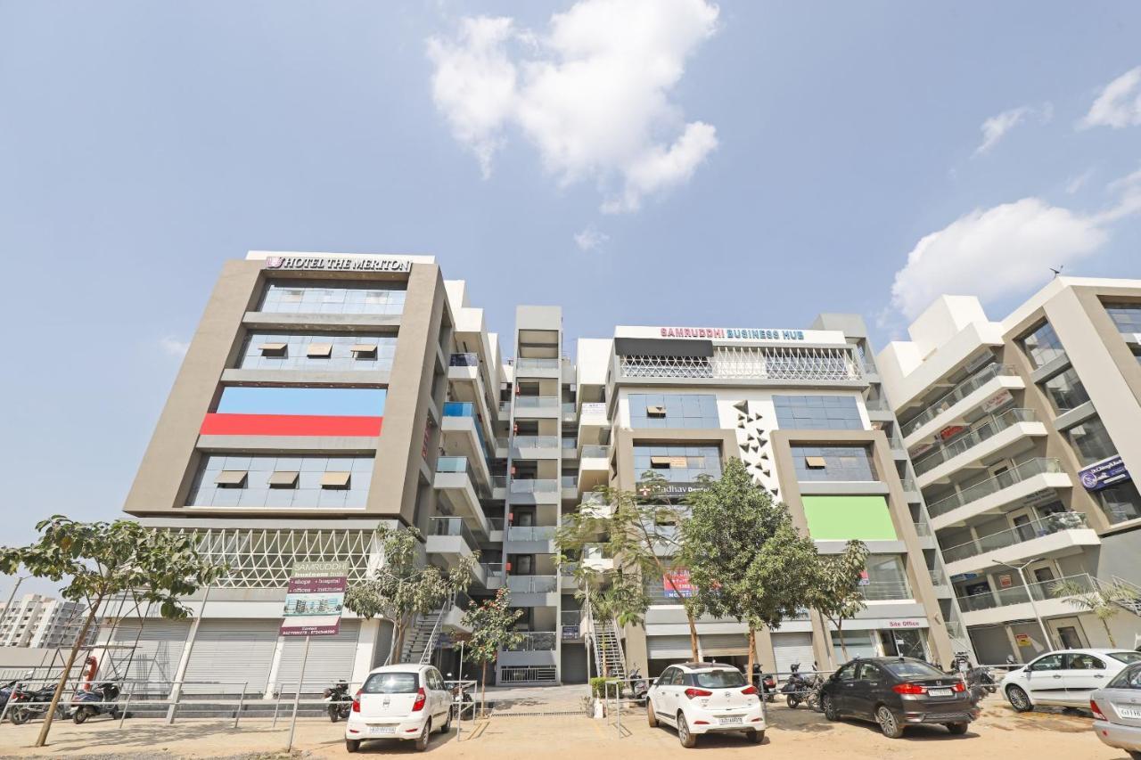 Oyo Flagship 86605 Hotel The Meriton Ahmedabad Buitenkant foto